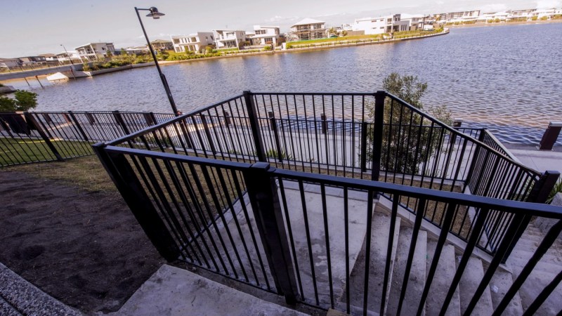 flat-top-pool-fencing-1