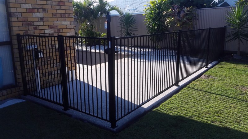 flat-top-pool-fencing-4