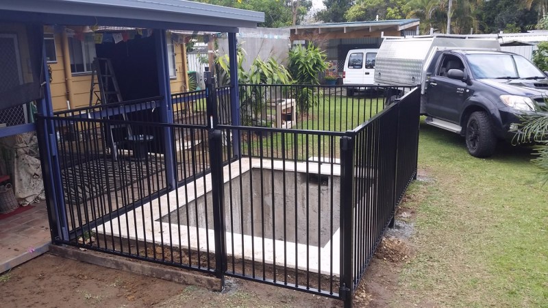 flat-top-pool-fencing-6