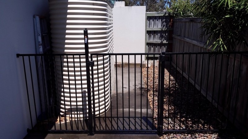 flat-top-pool-fencing-7