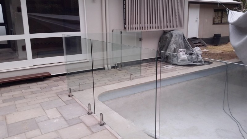 frameless-poolfencing-23