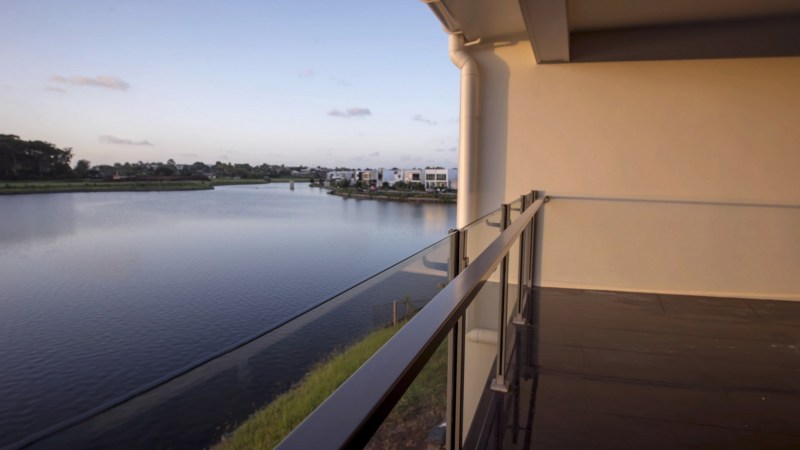 semi-frameless-balustrade2