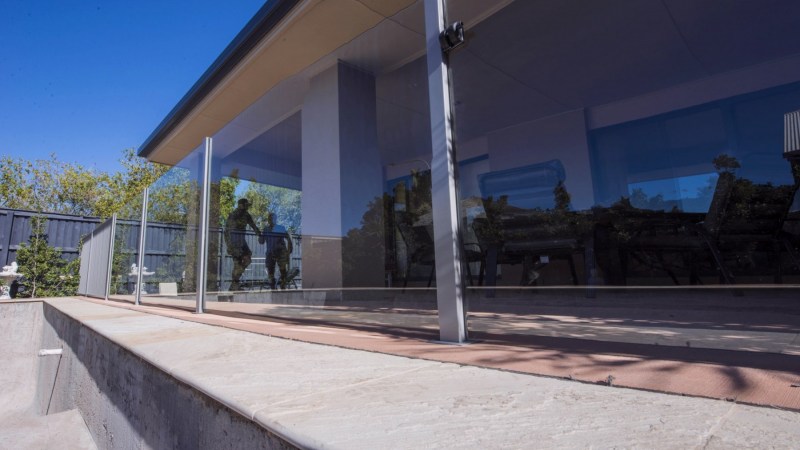 semi-frameless-poolfencing-1