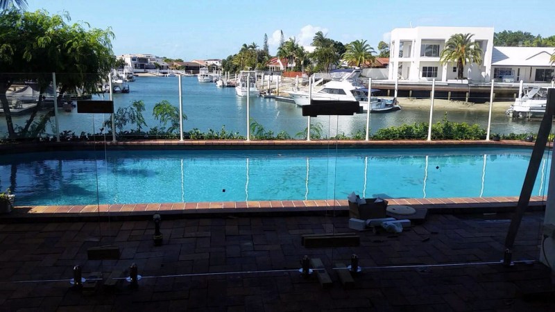 semi-frameless-poolfencing-11
