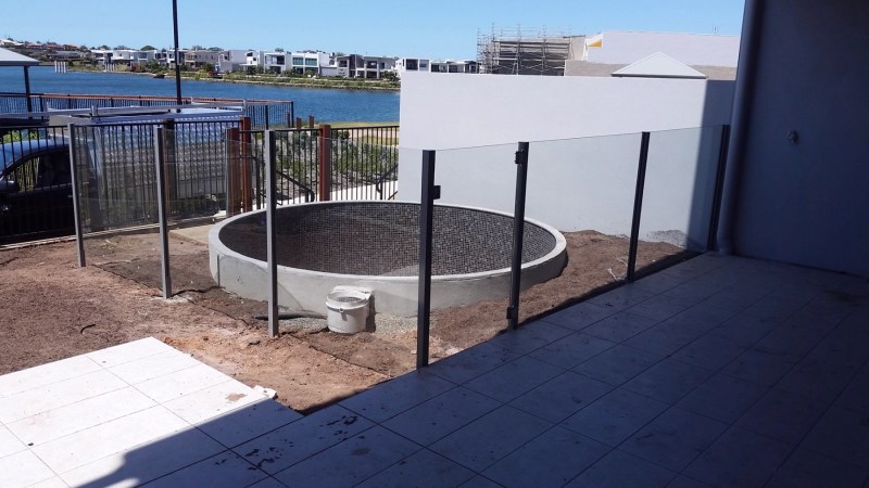 semi-frameless-poolfencing-7