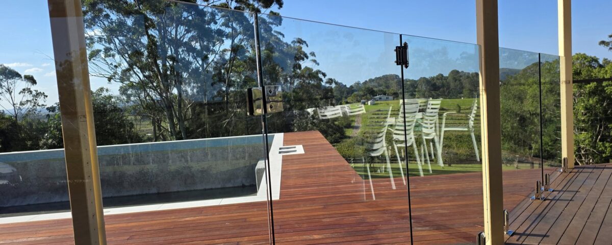 Job done, glass up, happy customer. It's that easy!