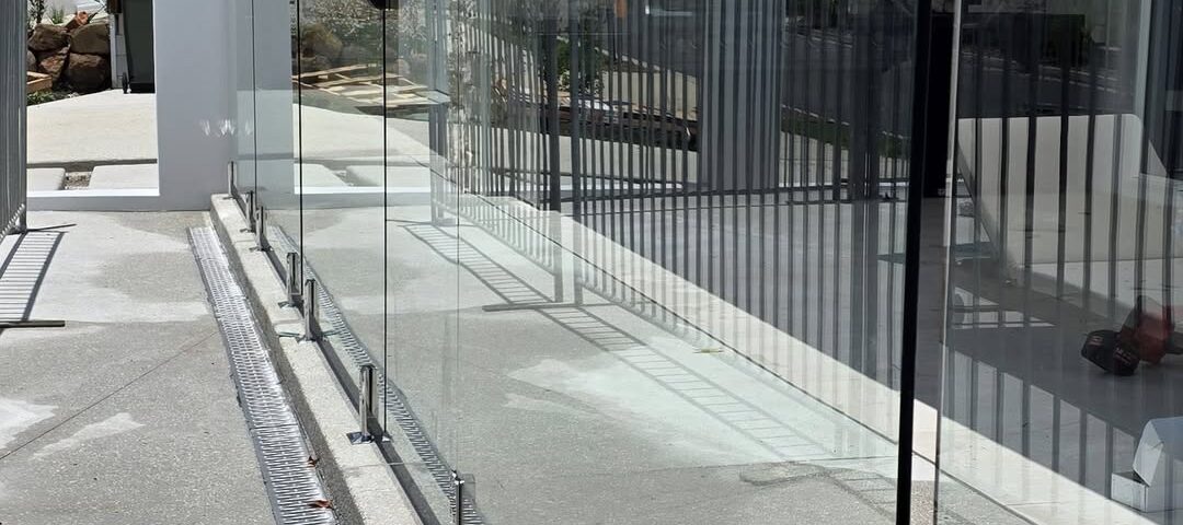 All before mid day, onto the third install for us while the sunshine is out and ...